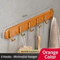Moderno appendiabiti arancione con 6 ganci dorati, barra adesiva da 42 cm senza fori - 6 Ganci / Arancione