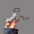 Pince à cheveux en alliage argenté avec strass et fleurs bleu clair en spirale - 50# Noir de Fusil Serpent Camélia