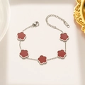 Silbernes Titanstahl-Armband mit fünf roten Kleeblättern und einem Karabinerverschluss - 967 Rotes Muschelarmband Silber