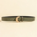 Cintura verde scuro in ecopelle con fibbia dorata a mezzaluna incisa per i jeans - Fibbia a Luna Verde