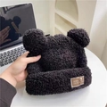 Berretto di peluche nero con orecchie da orso ed etichetta in pelle da donna - Orso d'Oro Nero