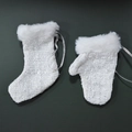 Set aus silbernem Tweed Weihnachtsstrumpf und Fäustling mit weißem Kunstfellbesatz - Socken & Handschuh Set / Silber