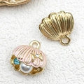 Colgante de concha esmaltada rosa y dije dorado con perla para pulseras DIY - Vieira de Perla y Strass Rosa
