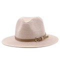 Détail d'un chapeau de paille avec ruban en cuir marron et boucle en métal doré - 56-58cm / Rose