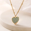 Collar vintage chapado en oro 18K con colgante de corazón de esmalte azul y zirconita - Collar Con Colgante de Corazón de Esmalte a Rayas Azules