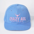 Casquette snapback bleu clair avec broderie rose Crazy Ass Cattle Co. et taureau - Réglable / Bleu Ciel