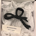 Matte black bow-shaped hair claw clip in a white accessory gift box with paper - 7# Black Ribbon Style