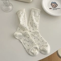 Chaussettes blanches à pois noirs avec bords en dentelle dans un style japonais - Taille unique / Blanc Lait