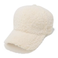 Primer plano de gorra de béisbol de felpa crema con textura suave de borreguito - M(56-58cm) / Beige