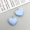 Dos colgantes de corazón en resina azul claro con anillos para creación de joyas DIY - Corazón Esmerilado Azul Lago