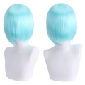 Korte lichtblauwe bob-cosplaypruik voor en achterkant getoond op een buste - Grijsblauw