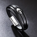 Bracciale multistrato in pelle nera con teschio d'argento e chiusura magnetica sicura - 21.5cm / Nero