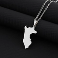 Macro di ciondolo mappa del Perù argento su catena a croce su sfondo nero strutturato - Lucido / Color Acciaio