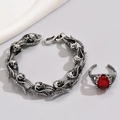 Retro zilveren slangenarmband en ring met rode edelsteen en gedetailleerde schubben - Slang Rode Edelsteen Set / Zilver