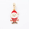 Detail van een geëmailleerde kerstman-hanger met rood pak en heldere zirkonia-steen - Kerstman (Witte Zirkonia Decoratie)