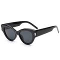Occhiali da sole cat-eye nero lucido con lenti grigio scuro e dettagli argentati - Montatura Nera Lenti Grigie (Cerniera in Metallo)