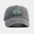 Détail de la casquette en coton gris délavé avec logo trèfle vert brodé sur le devant - Gris