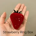 Scatola per anelli a forma di fragola con trama floccata rossa e foglie per custodia gioielli - Scatola per Anelli Fragola Rossa