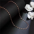Collar de cadena de labios minimalista en oro rosa para mujer con fino acabado de metal - Oro rosa