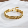 Elegantes goldenes Gliederarmband aus Titanstahl mit verstellbarem Karabinerverschluss - 8mm Maschenarmband / Gold