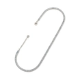 Elegante collar de plata con circonitas rectangulares sobre fondo blanco puro - Plateado