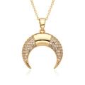 Collana con ciondolo a mezzaluna dorata con zirconi bianchi su sfondo bianco - Stile Mezzaluna con Micro-intarsio in Zirconia (E231)