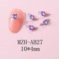 Vista macro de amuletos para uñas con alas de ángel plateadas y gemas de corazón azul-púrpura - Estilo Rosa Púrpura Estrellado (AB27 Rosa Púrpura Estrellado)