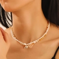 Collier bohème double rangée de perles blanches et ambrées avec un pendentif coquillage - Collier Double Couche Blanc Ambre (X401)