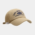 Primer plano del bordado 1989 New York en una gorra de béisbol de sarga caqui - M (56-58cm) / Caqui