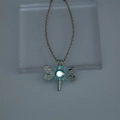 Collana vintage con ciondolo a forma di libellula in lega e pietra luminosa interna - Verde petrolio