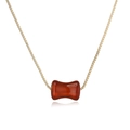 Minimalistische Goldkette mit rotbraunem Achat-Anhänger in Knochenform für Damen - Roter Achat