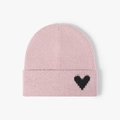 Bonnet en maille rose clair doux avec motif coeur noir sur le revers pour femme - Taille unique / Rose