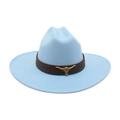 Chapeau de cowboy en feutre bleu ciel avec bande en cuir brun et boucle dorée de taureau - Bleu clair