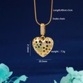 Collana con ciondolo a cuore dorato con stelle traforate e zirconi su catena a serpente - Cuore a stella cava dorata