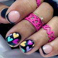 Uñas postizas cortas cuadradas con manicura francesa negra y corazones de colores - CW322-Diseño de Corazón Rosa