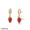 Orecchini a cerchio con fragola in smalto rosso e acciaio dorato con dimensioni - Orecchini Pendenti Fragola (TE60363)