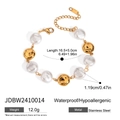 Wasserfestes Edelstahlarmband mit weißen Perlen und Goldperlen, 16,5 cm Länge, Gold-Finish - Perlen und Metallperlen Abwechselndes Armband (JDBW2410014) / Gold
