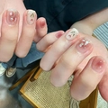 Short square press-on nails with hand-painted tulips and blush gradient finish - HY272 Tulip Pearl Shell