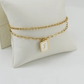 Pulsera de acero inoxidable dorado de doble capa con colgante cuadrado letra J en cojín - Letra J