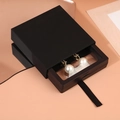 Matte schwarze Schmuck-Geschenkbox in Schubladenform mit eleganten Perlenohrringen - Modisches Schwarz-7x7x2cm
