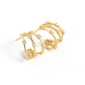 Drielaagse gouden bamboe oorbellen met diamanten voor een luxe en elegante look - Goud