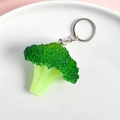 Realistic PVC broccoli keychain with detailed green florets and silver metal ring - Broccoli - Keychain Style