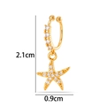 Clip d'oreille doré avec pierres en zircone transparentes et pendentif étoile de mer - Étoile de mer (2624-3#) / Or
