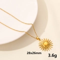 Collana con ciondolo a sole dorato e disco celeste minimalista su catena sottile - Ciondolo a Raggi di Sole / Oro