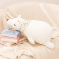 Simpatico orso polare di peluche in posa dormiente con sciarpa a fiori per bimbi - Orso Polare (Cotone PP) / 53x30cm