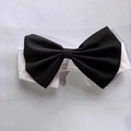 Classico papillon bianco e nero per animali con cinturino elastico per cani e gatti - S (Collo 24-29cm) / papillon