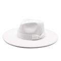 Elegante witte wollen vilten hoed met brede rand en een stijlvolle satijnen strikband - M (56-58cm) / Wit