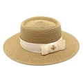 Cappello di paglia classico con nastro beige e ciondolo a forma di ape vintage su bianco - M (56-58cm) / Cachi