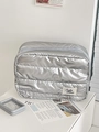 Borsa da trucco trapuntata argento con finitura metallizzata per cosmetici da viaggio - Argento