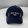 Detail der New York Stickerei und Vintage-Distressed-Finish auf marineblauer Kappe - Einheitsgröße (58-60cm) / Marineblau